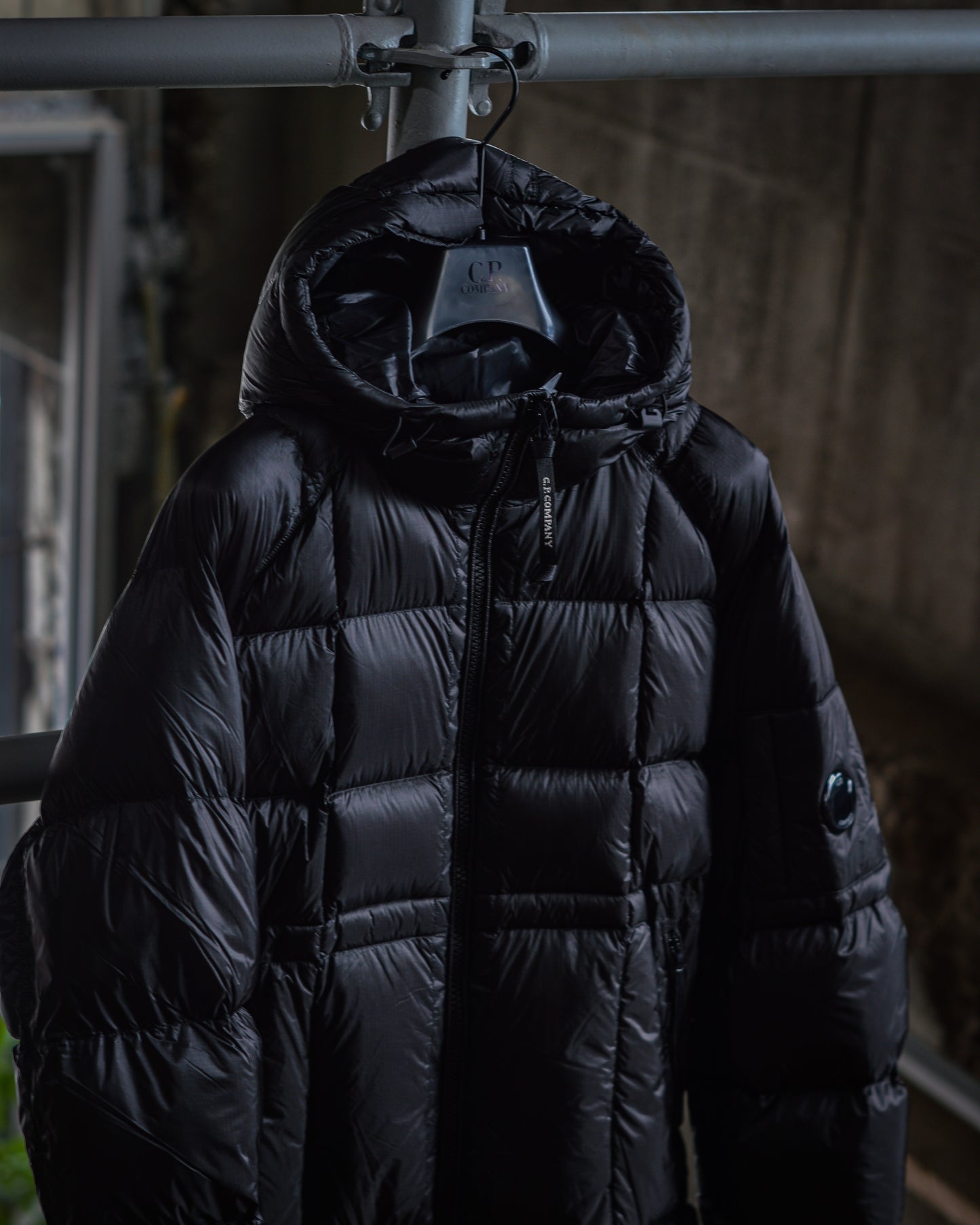 D.D.SHELL HOODED DOWN JACKET BLACK